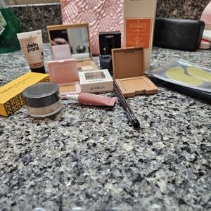 Makeup Bundle "NWT"